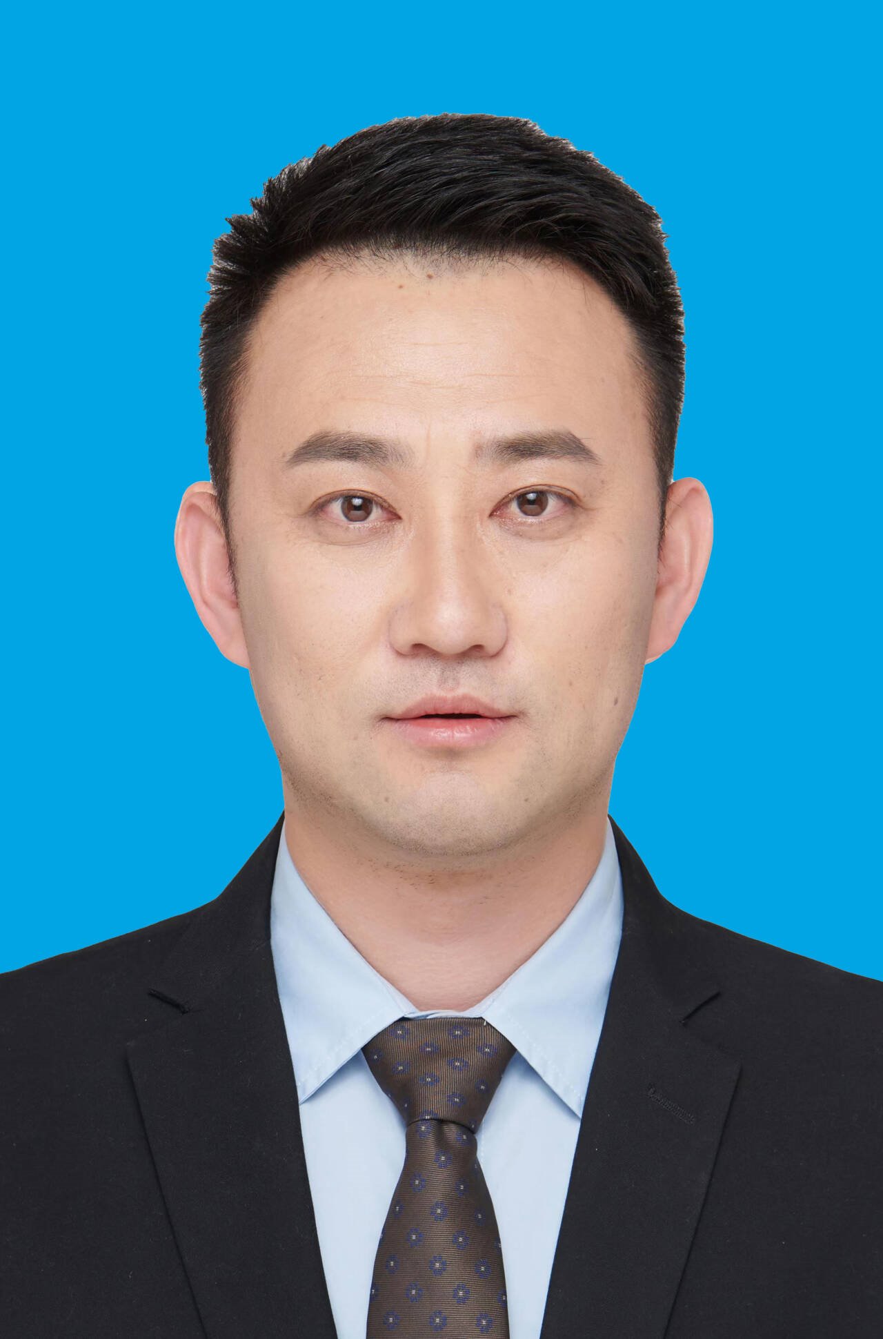 柏铭