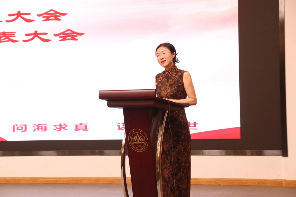 团委书记宿美玲及辅导员翟俊伟