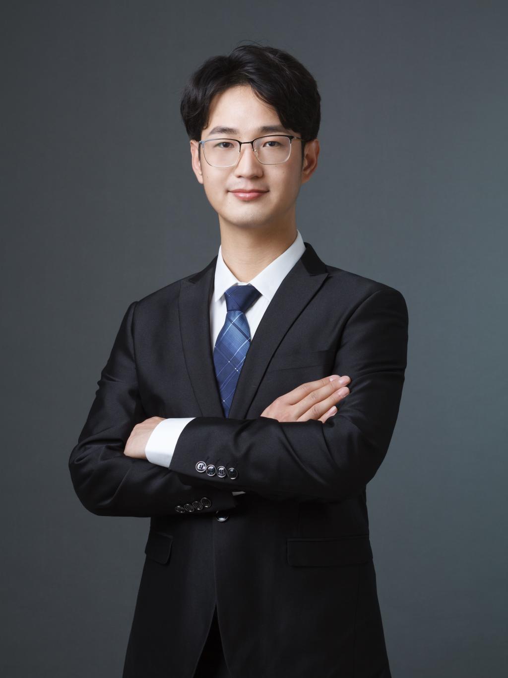 庄严大气的校门